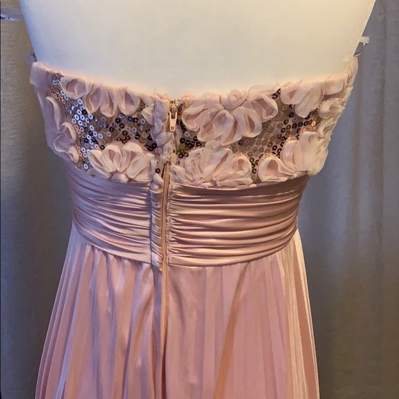 Never worn David’s Bridal Bridesmaid Blush Strapless Dress - Picture 7 of 10